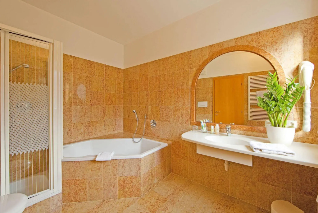 Hotel Tyrol