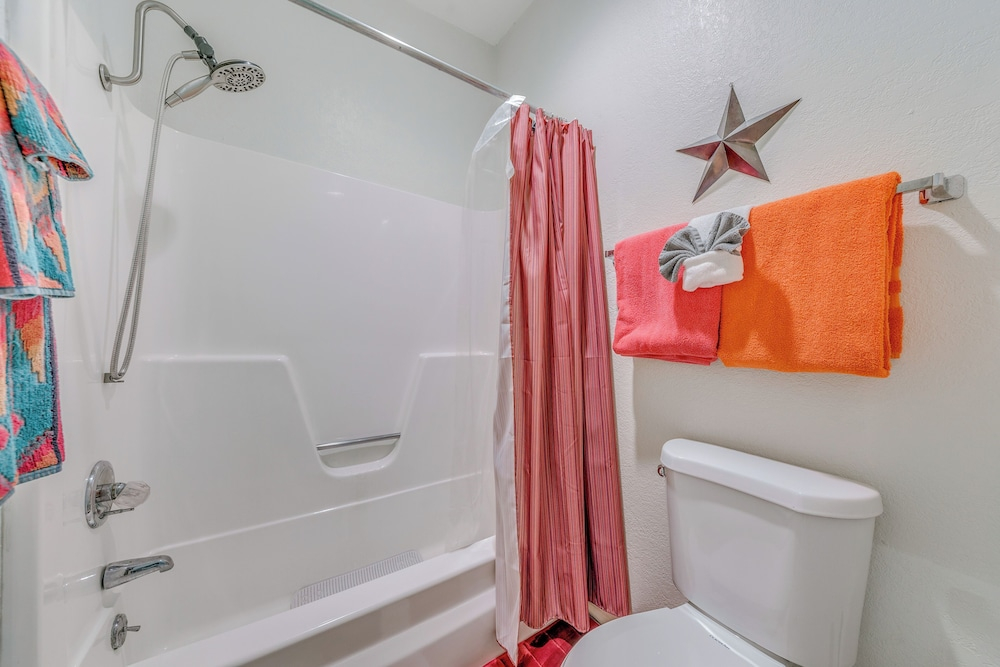 Alto Townhome w/ Deck Near Ski Apache!