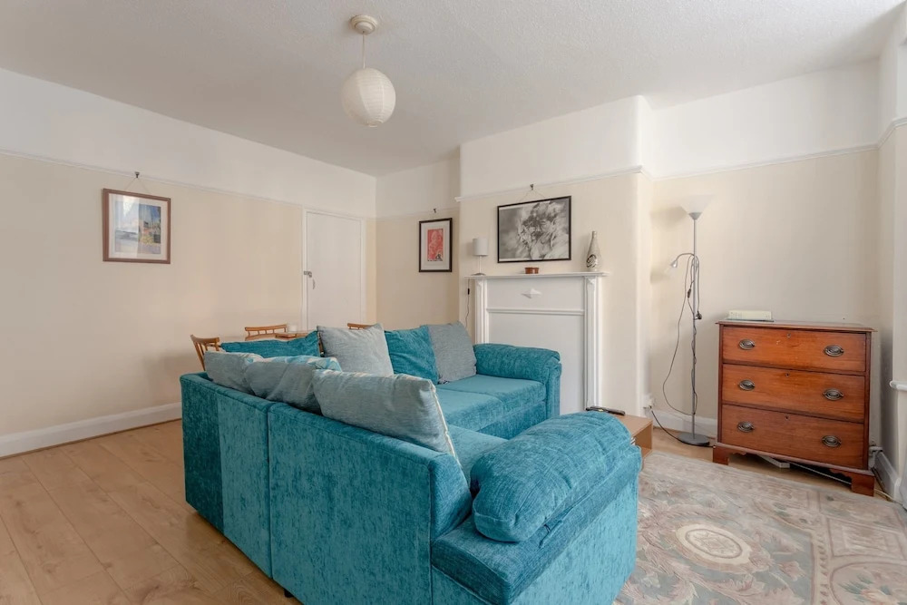 2 Bedroom Flat in North West London with Wifi