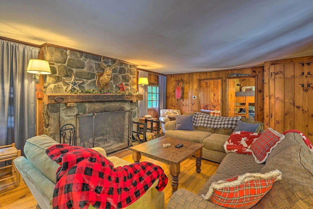 Charming Wilmington Cabin, 8 Mi. to Mt Snow!