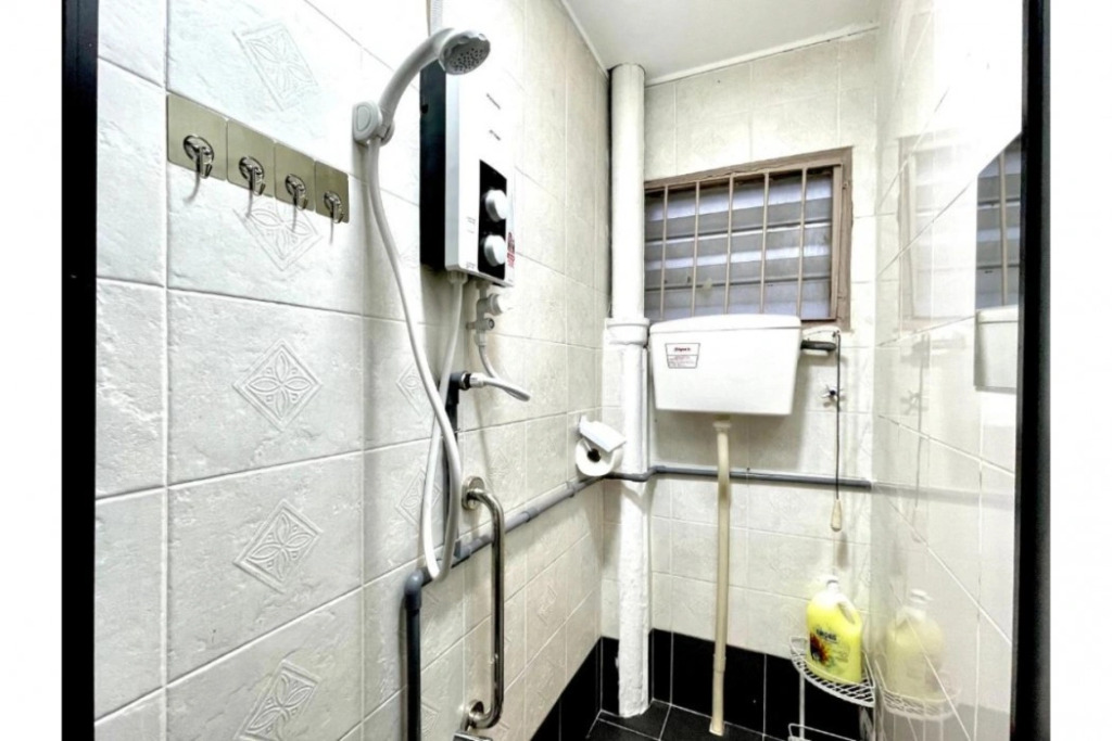 Hotel O S Homestay