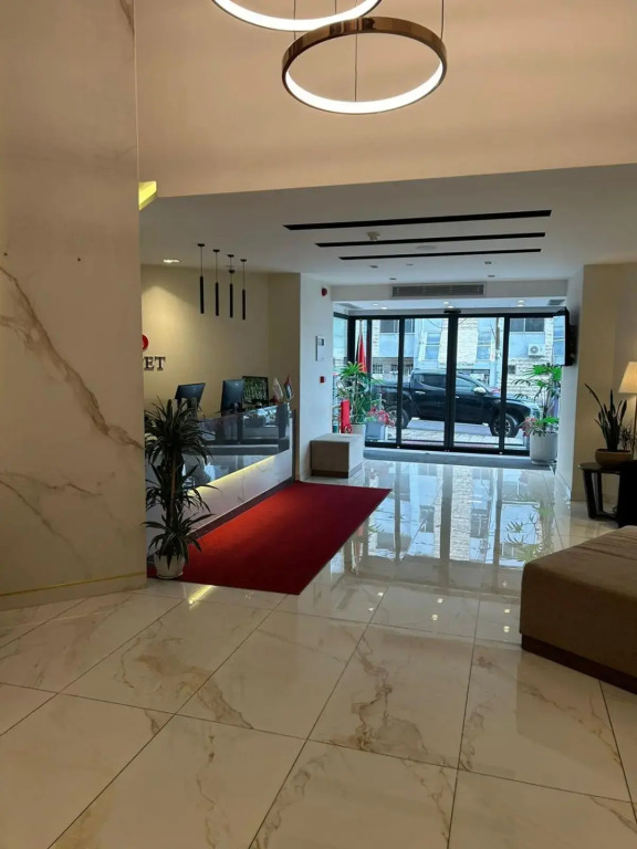 Red Carpet Hotel & Suites
