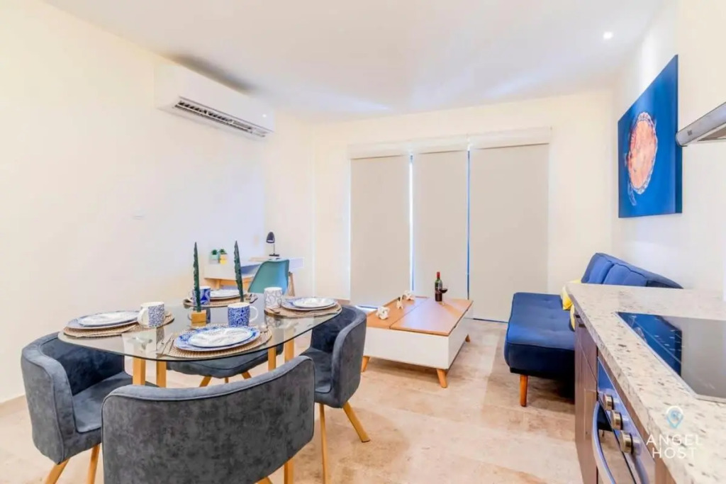 Veranto Condo Near 5Th Ave W Pool Access