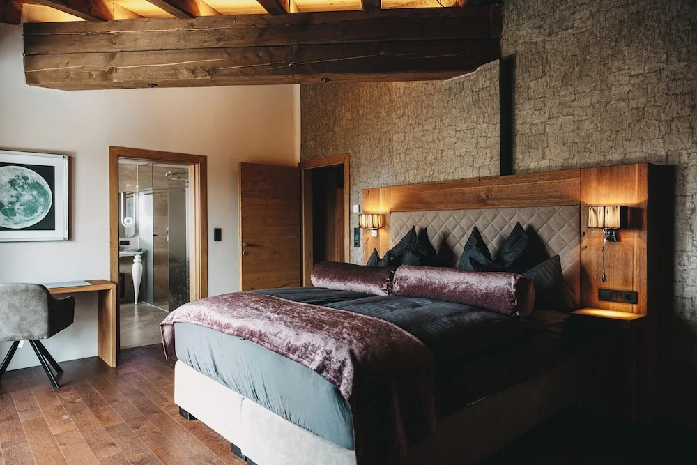CHALET G12 - Mountain Luxury Apartments by Peak Stay