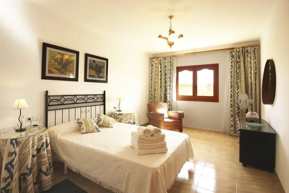 Mallorca Beach front line house 6 pers