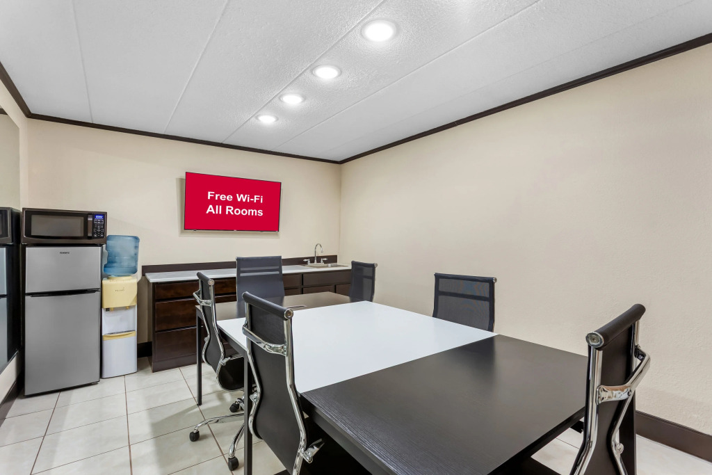 Red Roof Inn PLUS Chicago - Hoffman Estates