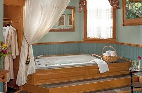 Old Rittenhouse Inn