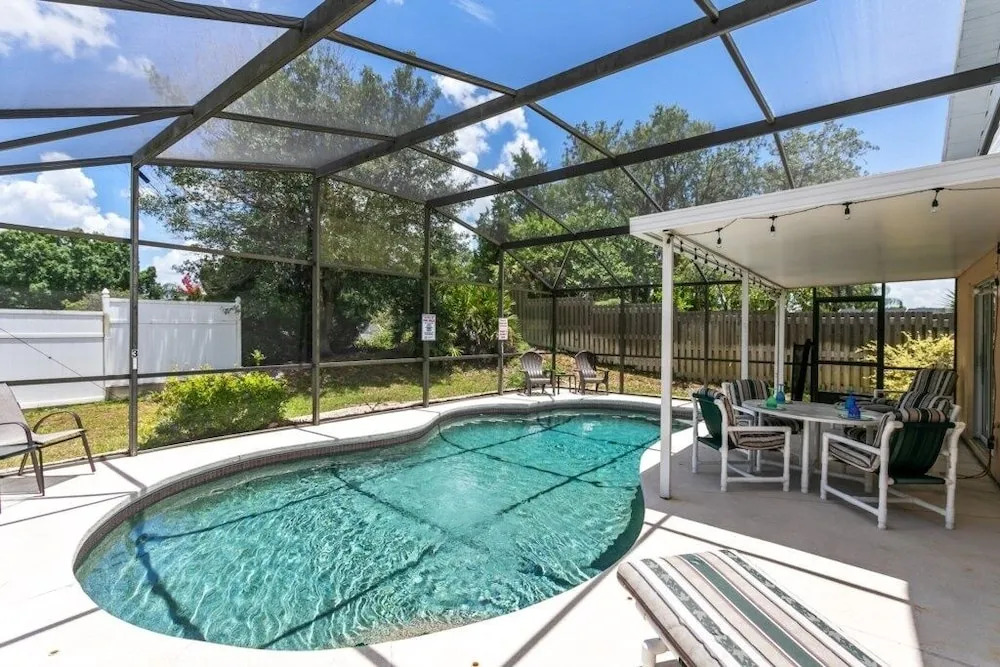 4 Bed Located In Davenport Only Minutes To Disney 4 Bedroom Villa by RedAwning