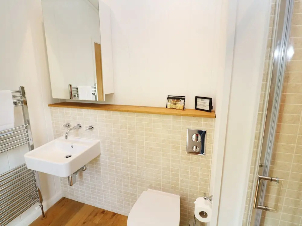 1 Miller's Island, Looe