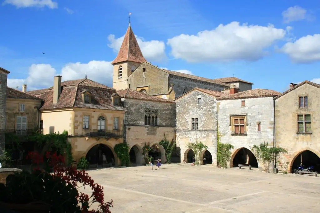Le Camp De Ferie