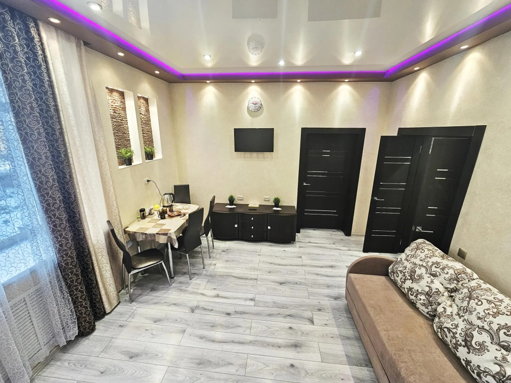 Apartaments Novosibirska, st. Omskaya, 89