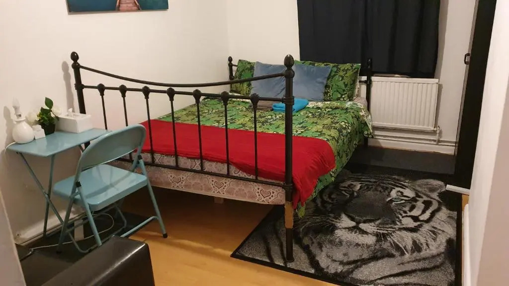 Comfortable Host, in zone 2-3