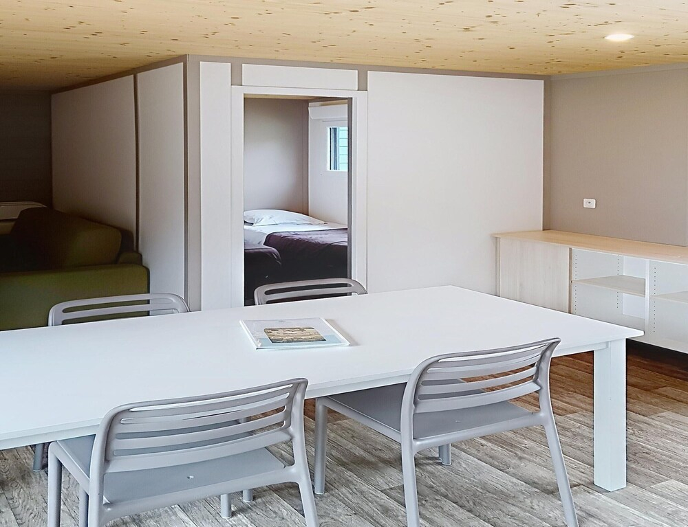 Lake View Cottage With Terrace for 6