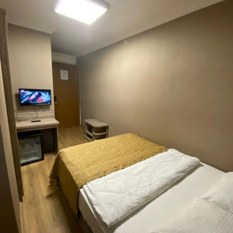 Golden Lounge Hotel