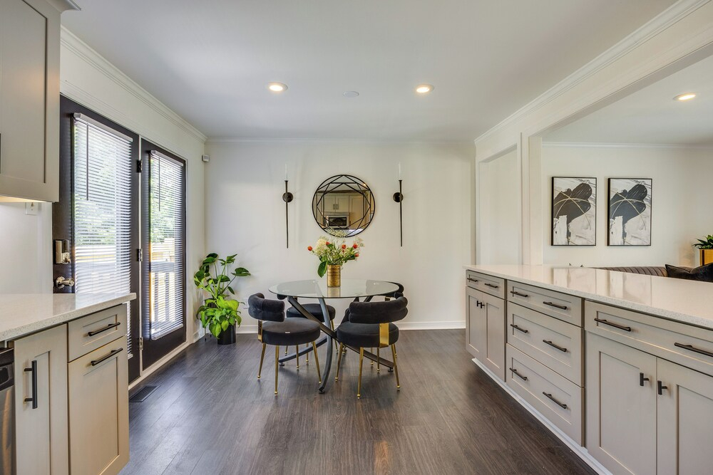 Modern Richmond Home w/ Deck, Close to Downtown!