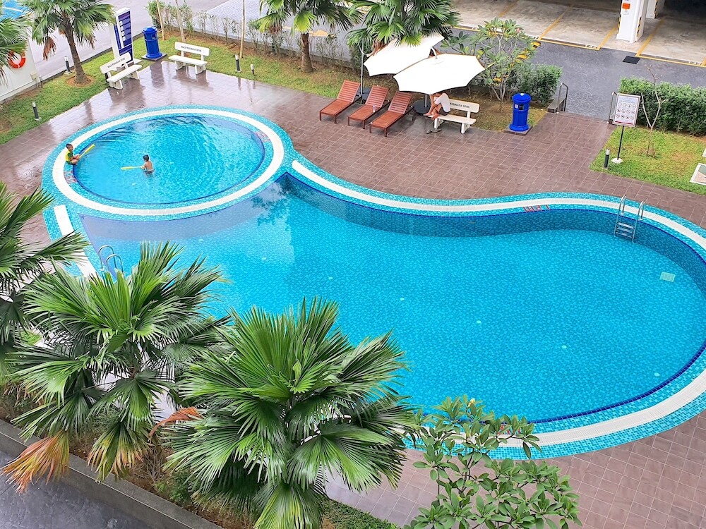 Nilai Ehsan Residence by BeeStay 8-10 Pax at Sepang