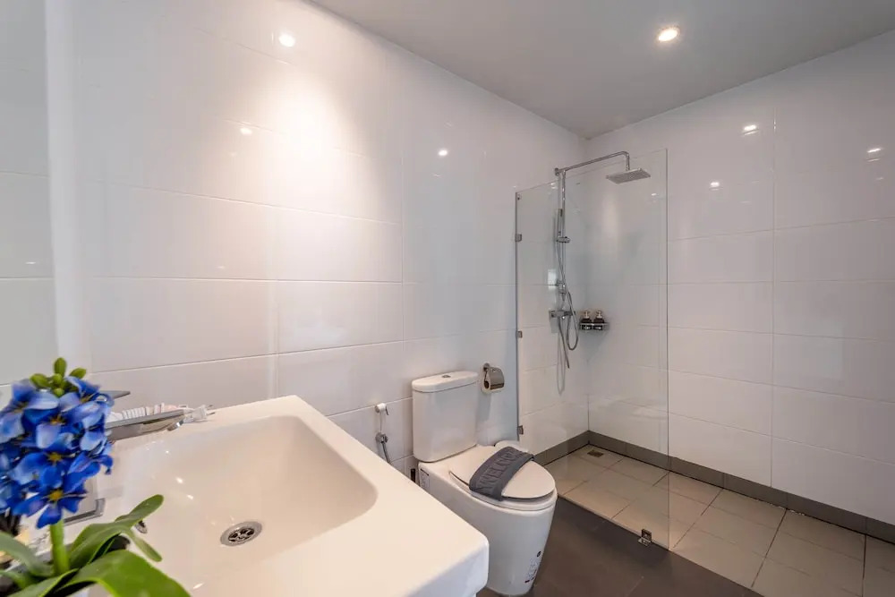 Modern 4 Bedroom Pool Villa in Good Location VY