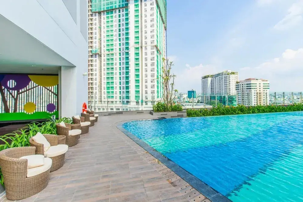 Ami Splendid Rivergate Views