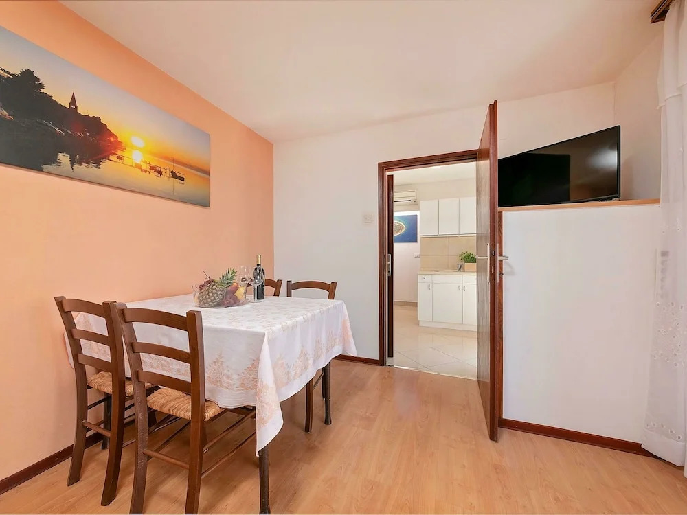 Cosy Apartment Near Sea in Porec