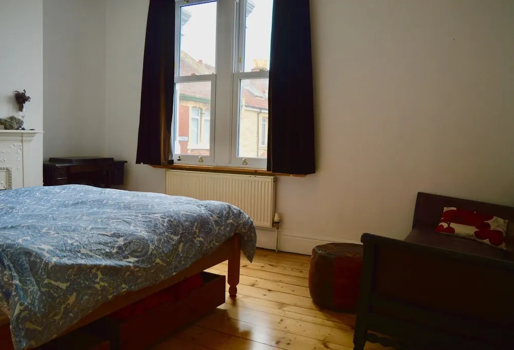 2 Bedroom Bristol Home