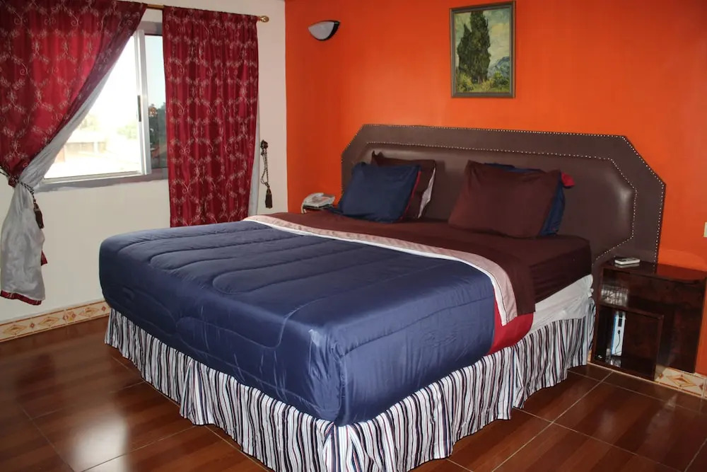 Zambezi Inn Airport Hotel
