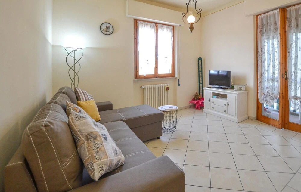 Stunning Apartment in Monte San Savino With 3 Bedrooms, Wifi and Outdoor Swimming Pool