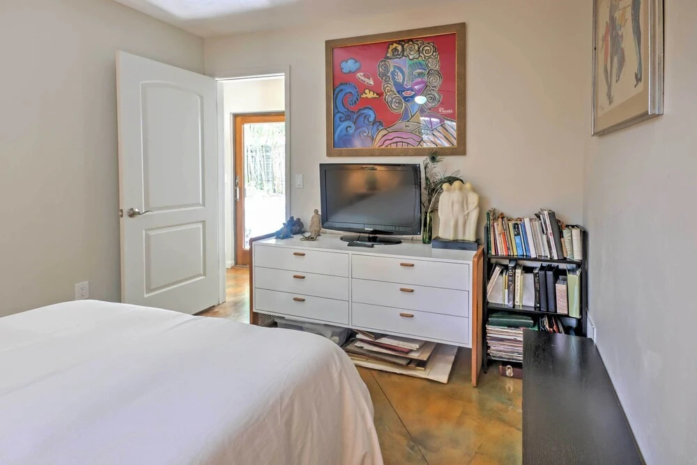 Sarasota House w/ Backyard Oasis: 6 Mi to Beach!