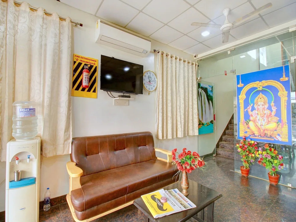 OYO 3547 Raj Guru Residency