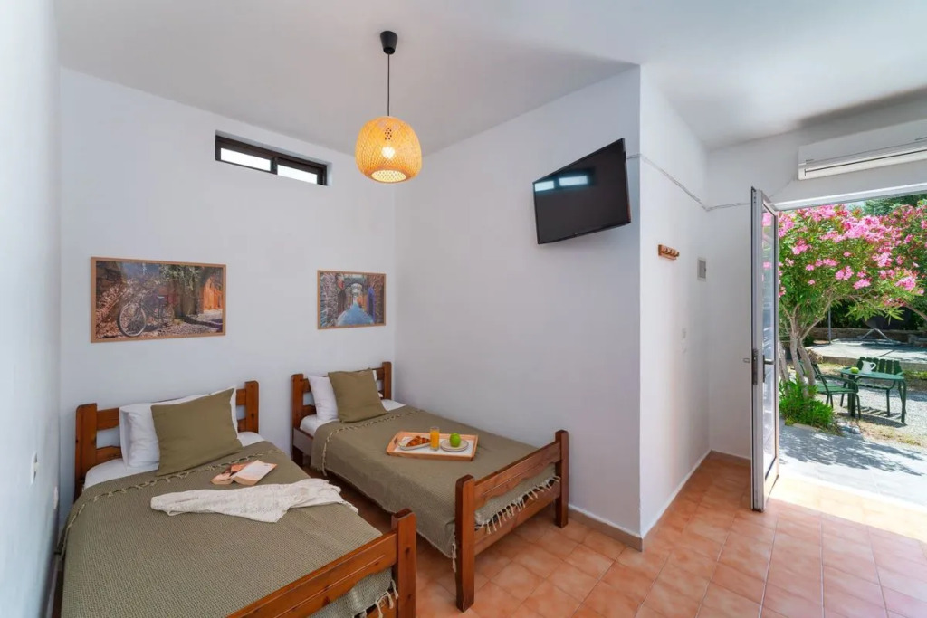 Tselios Apartments & Studios