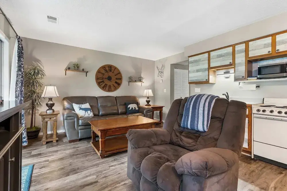Fallcreek Haven - A Chic Retreat