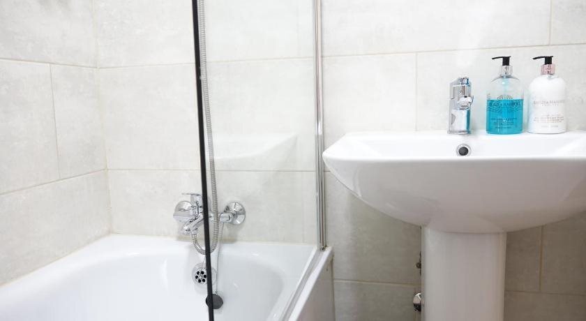 Heathrow Ensuite Rooms- Auto check in