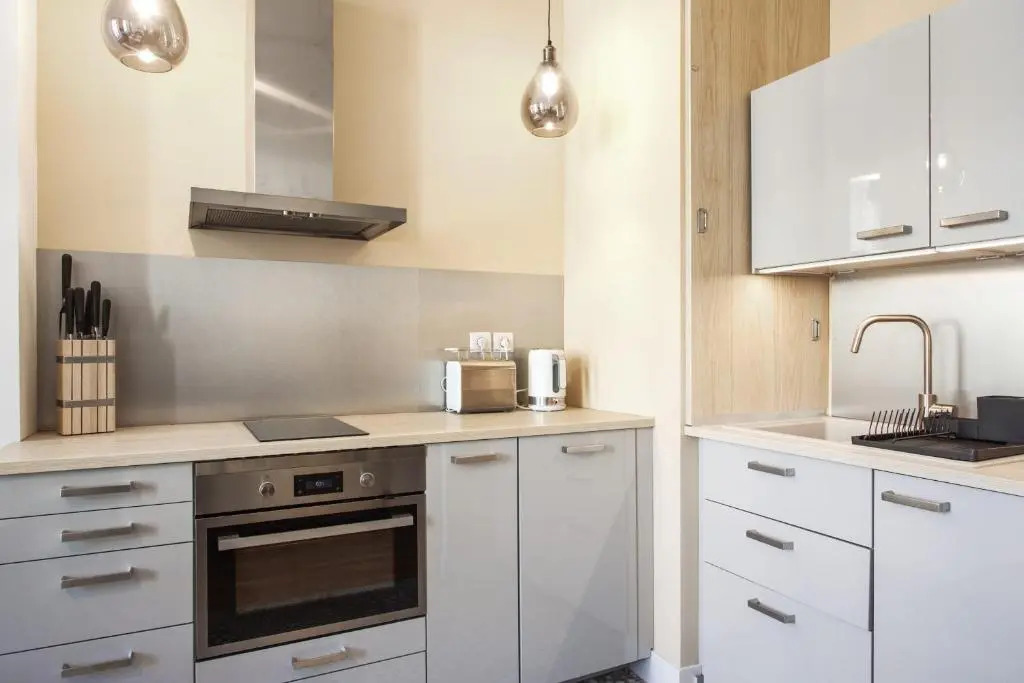 Beautiful and bright 2-br at the doors of Le Panier in Marseille - Welkeys