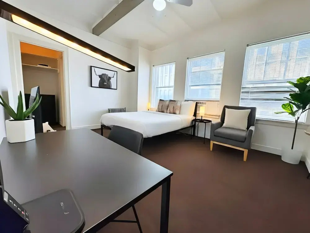 Studio in Gold Coast - SP 1204
