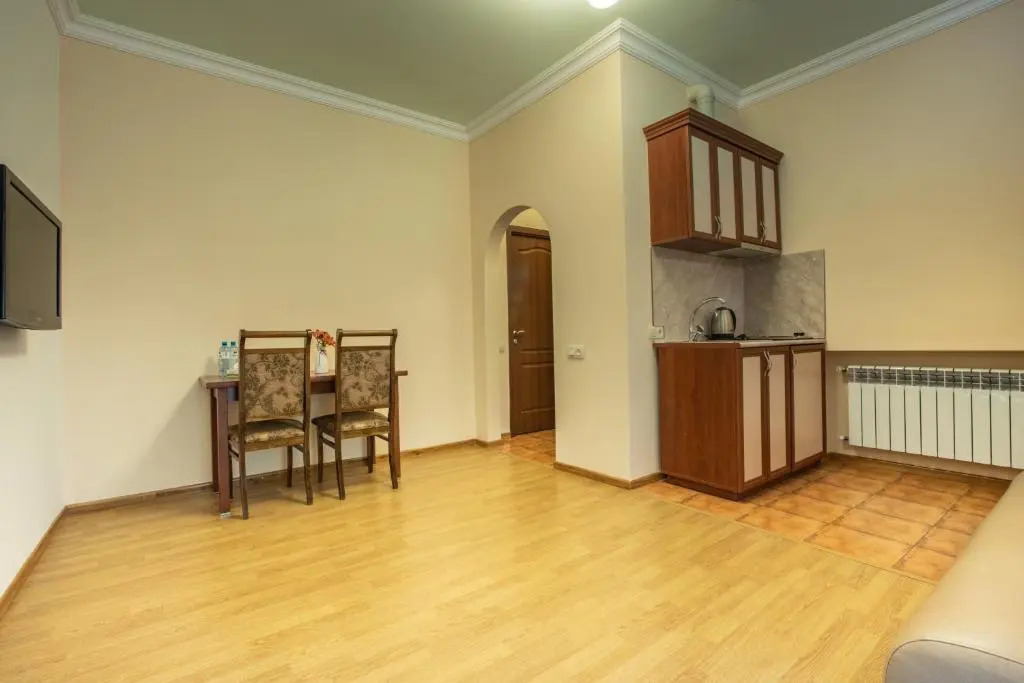 Ariana Family Hotel