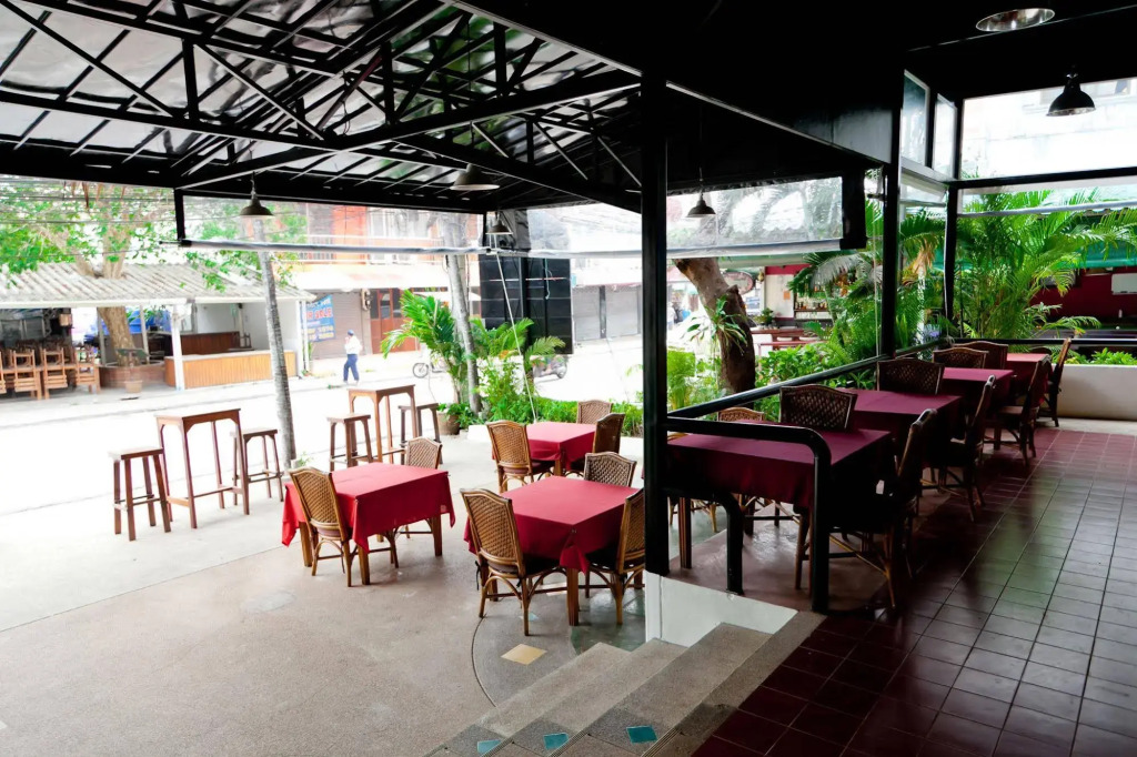 Full Moon Beach Resort