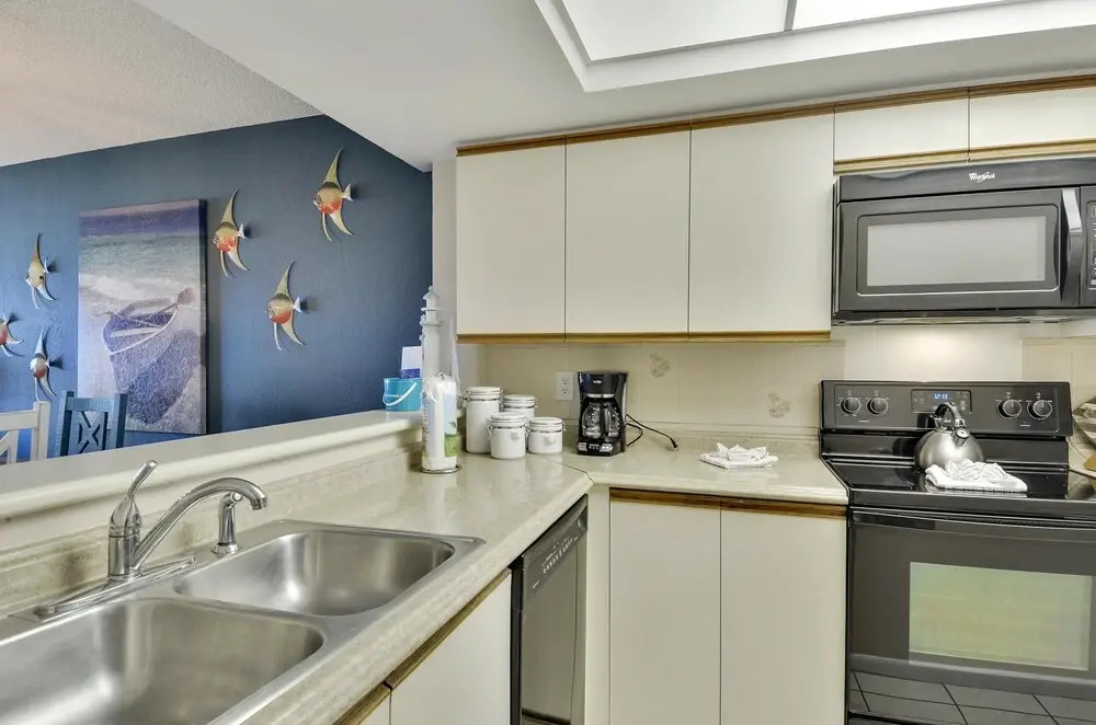 Land's End 402 Building 6 Beachfront With Private Balcony!