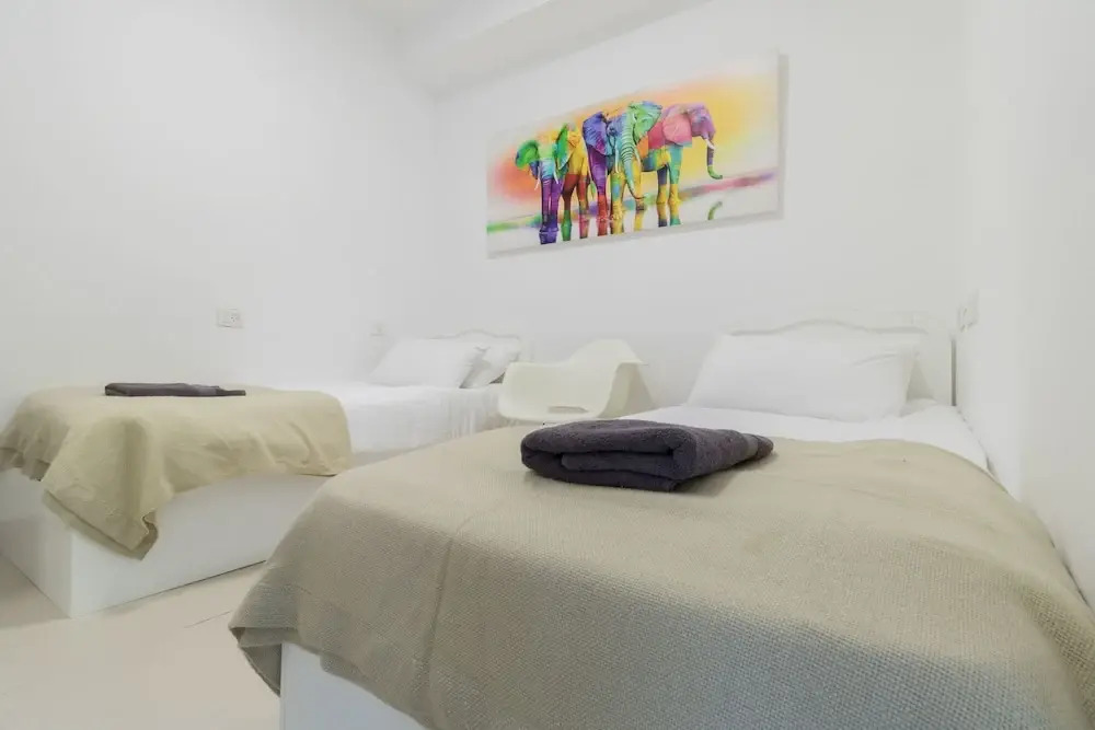 Kook Isrentals - ApartHotels In City Center