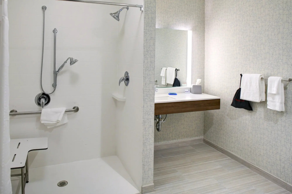 Holiday Inn Express & Suites Houston NW - Cypress Grand Pky by IHG