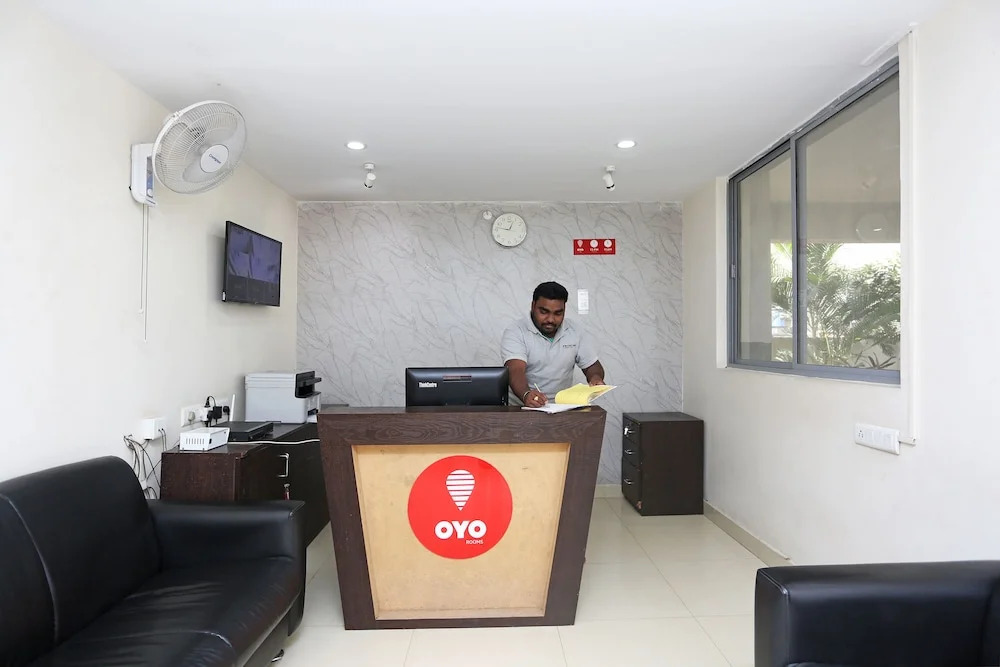 OYO 7672 Pride Inn