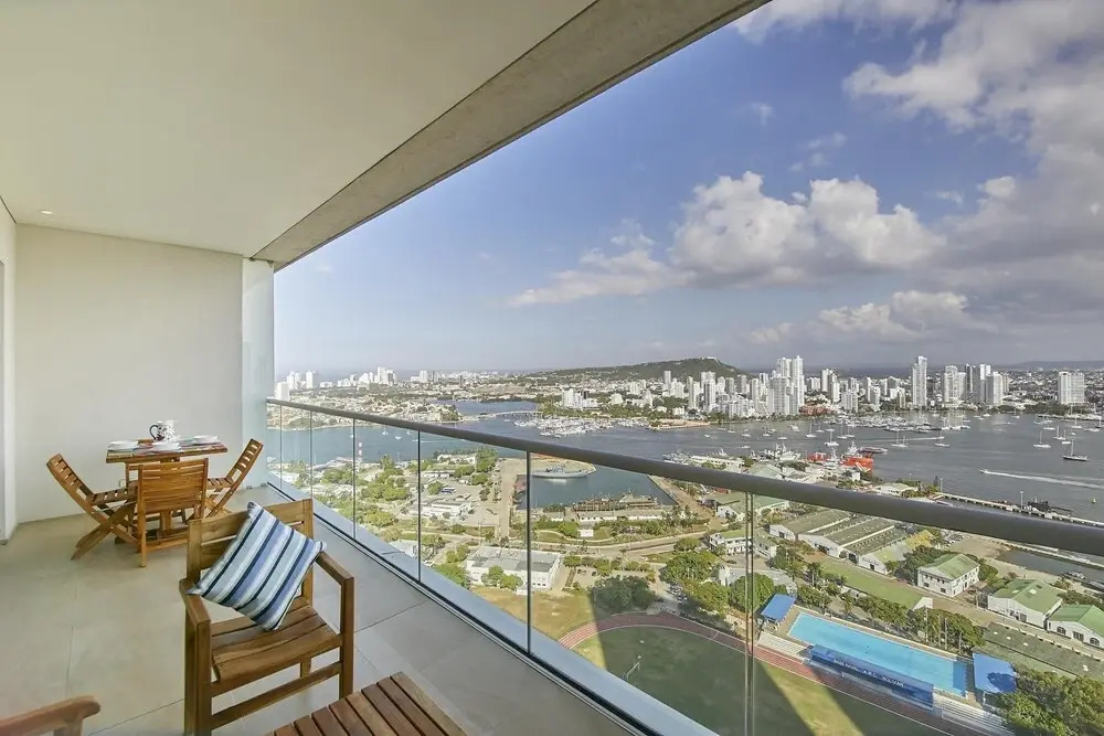 Stylish 1BR Apartment w Balcony Amazing View