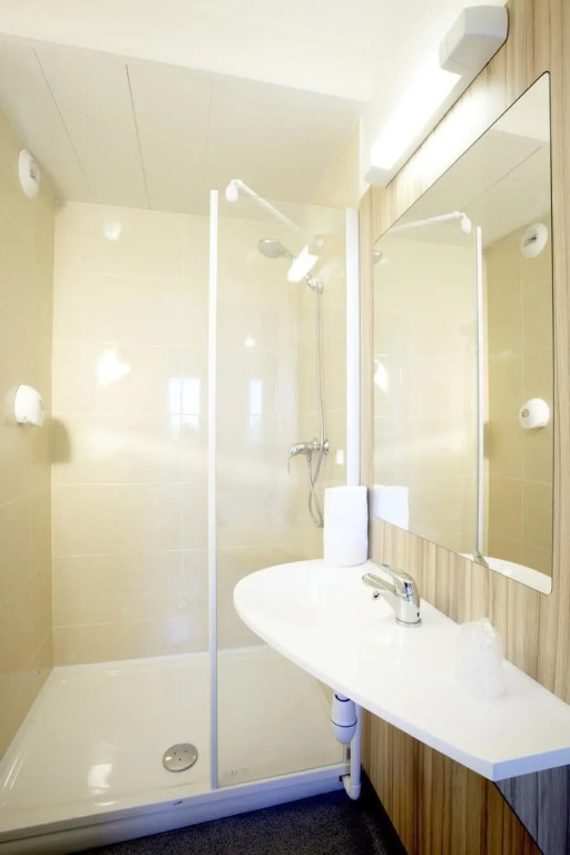 Hotel HubOne3 Istres