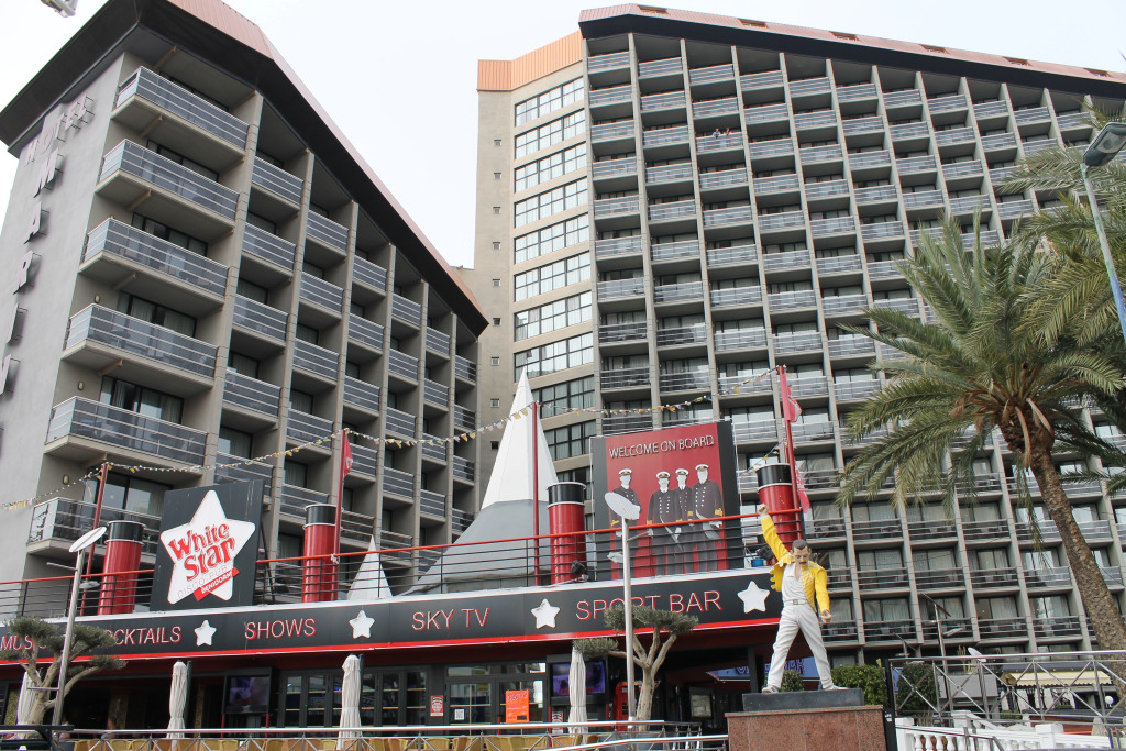 Marina Resort Benidorm - The Original Benidorm Vibe