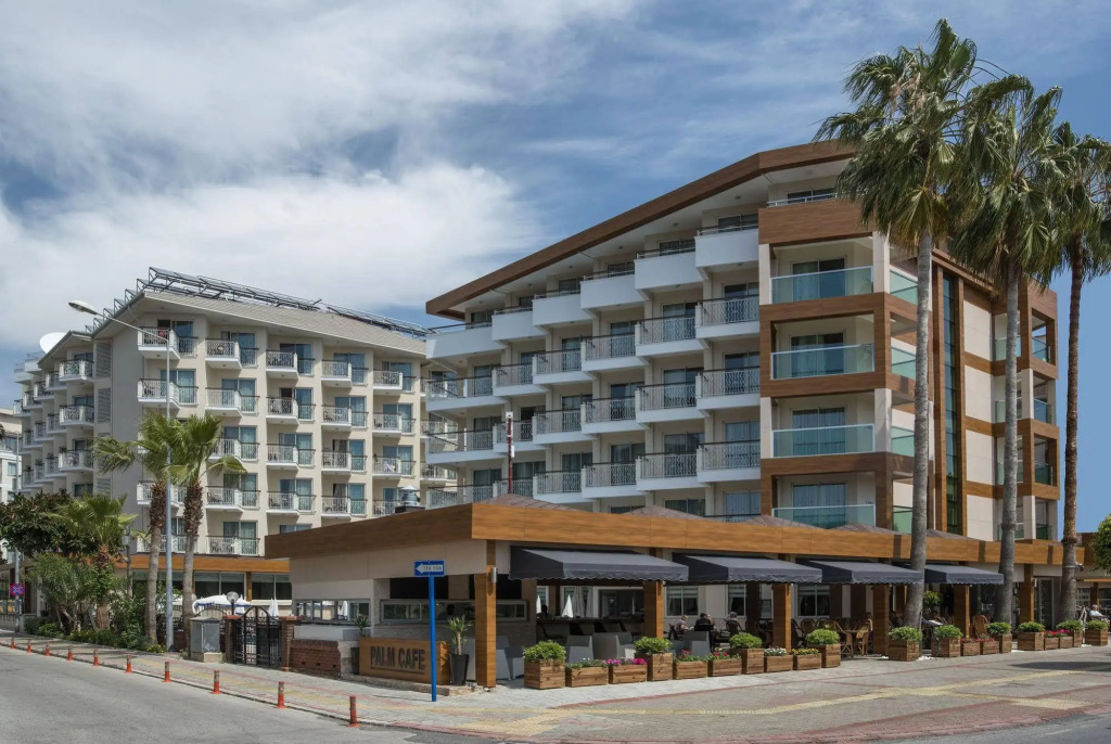 Riviera Hotel & Spa