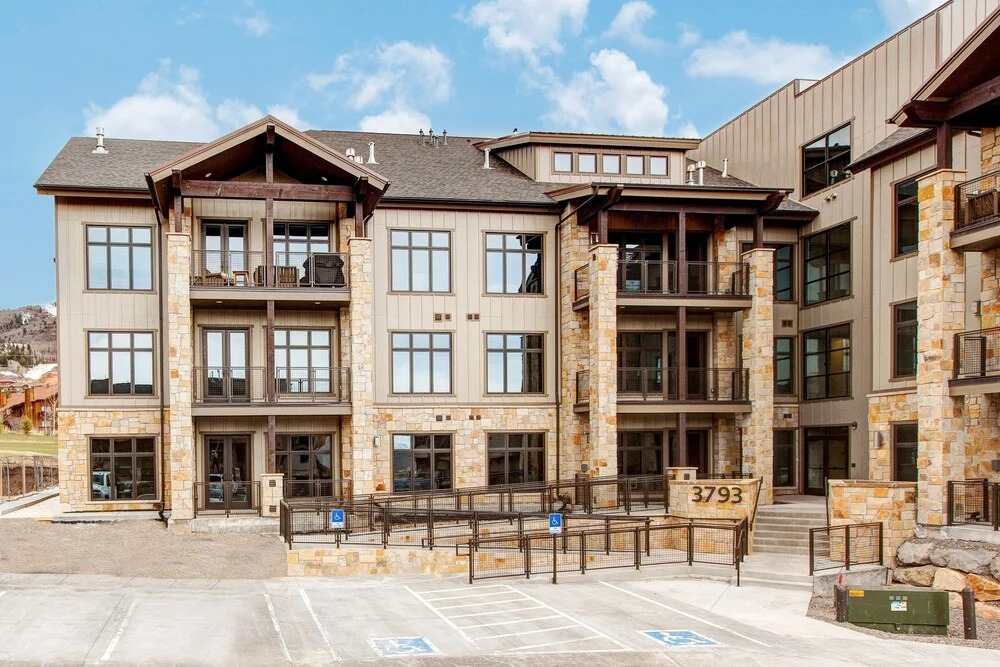 3793 Blackstone Drive Condo Unit 1G 2 Bedrooms 2.5 Bathrooms Condo