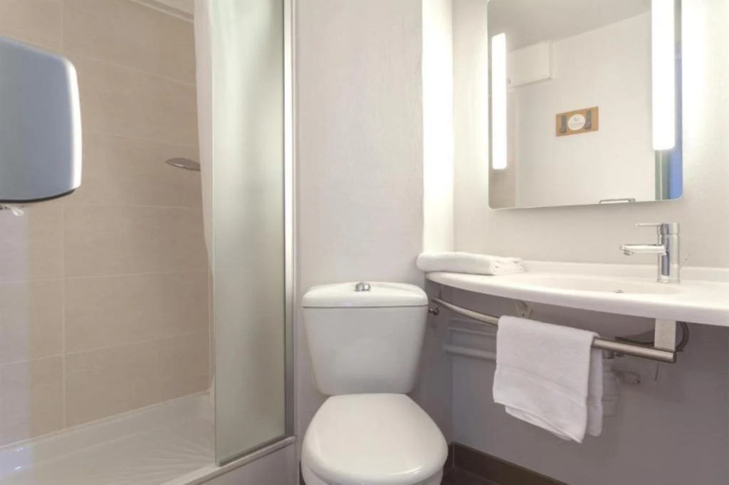 B&B HOTEL CHAMBERY La Cassine