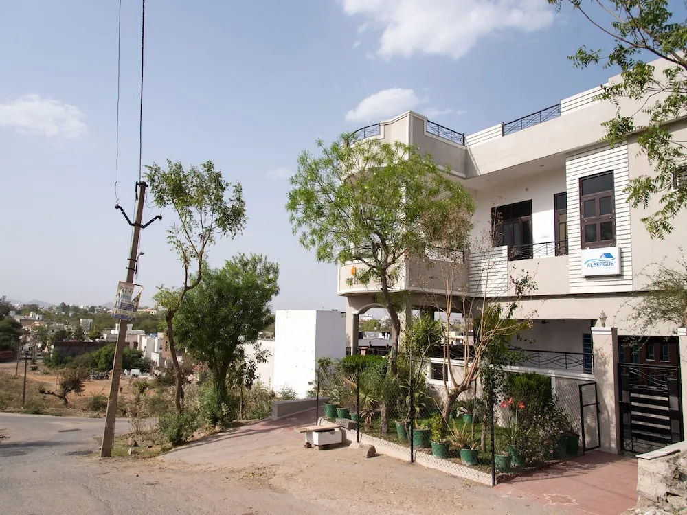 OYO Home 12741 Modern House near Geetanjali Hospital