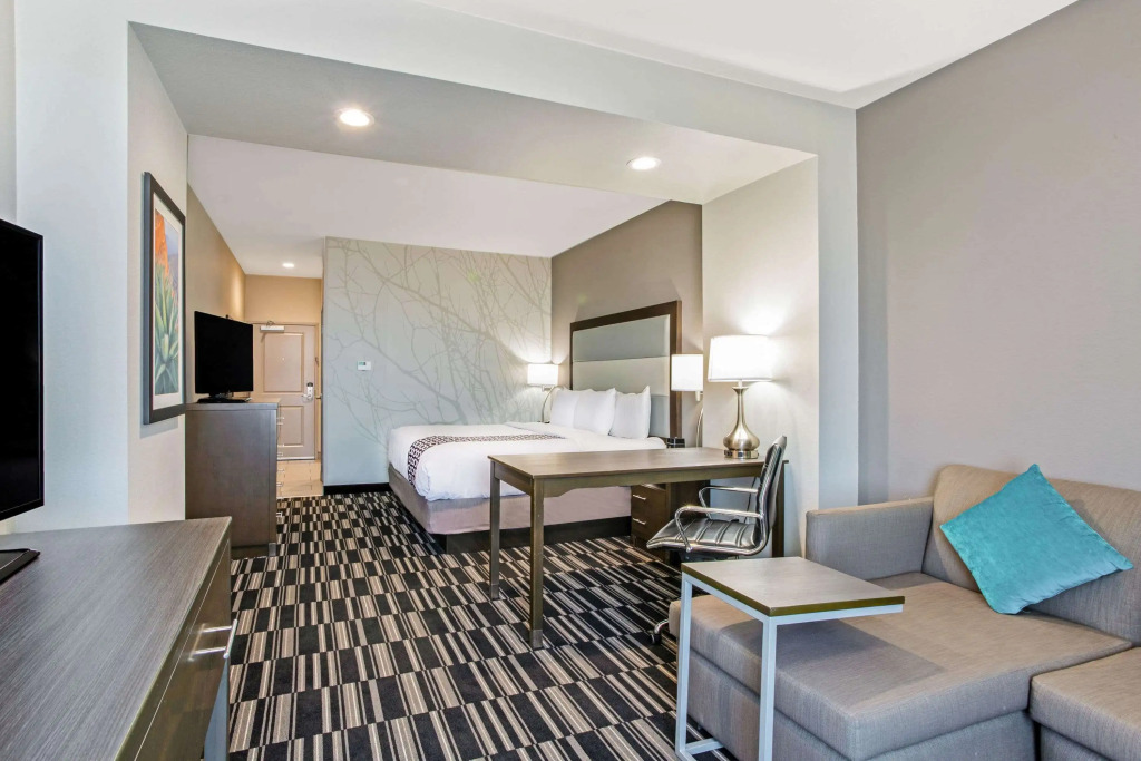 La Quinta Inn & Suites by Wyndham Sweetwater East