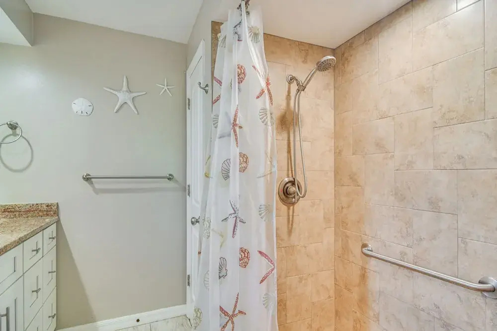 6 Mi to Clearwater Beach: Home w/ Furnished Lanai