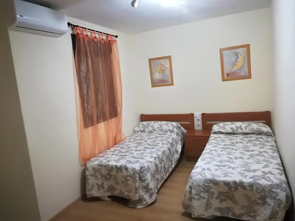 APARTAMENTO PERGAR I - 4 PERSONAS DESDE 35e-WIFI