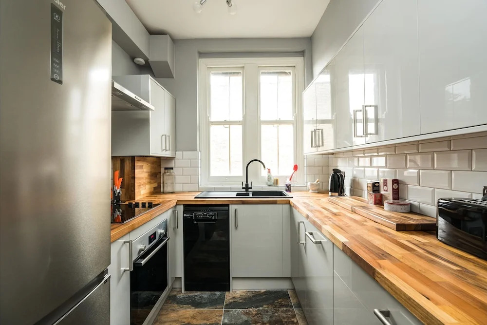 A Lovely, Bright and Airy, 3-bedroom Family Home